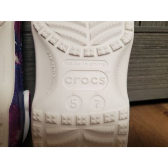 NWOT Crocs Unisex US M5/W7 Out Of This World Classic Clog Multi Tye Dye - Picture 6 of 6